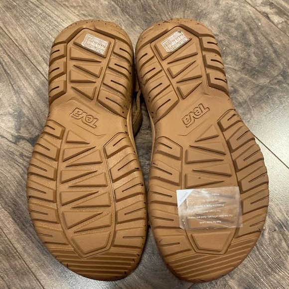 NWT Teva Hurricane Shearling Leather Sandals with Lamb Fur lining Size 7 - Picture 4 of 8